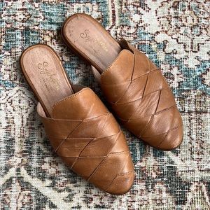Seychelles womens survival mules size 7
